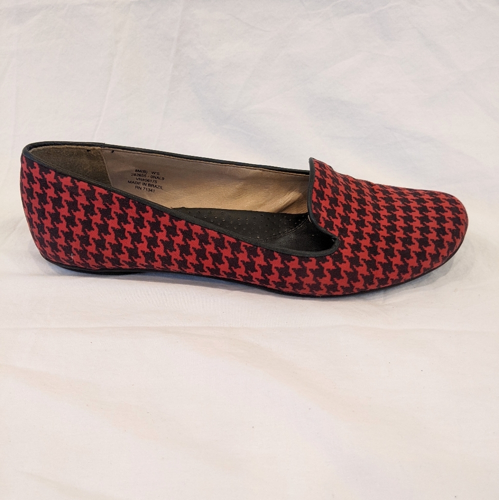 Houndstooth flats